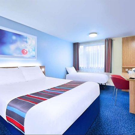Travelodge Harrogate West Park Exterior photo