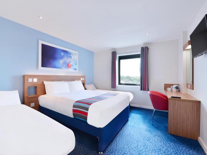 Travelodge Harrogate West Park Exterior photo